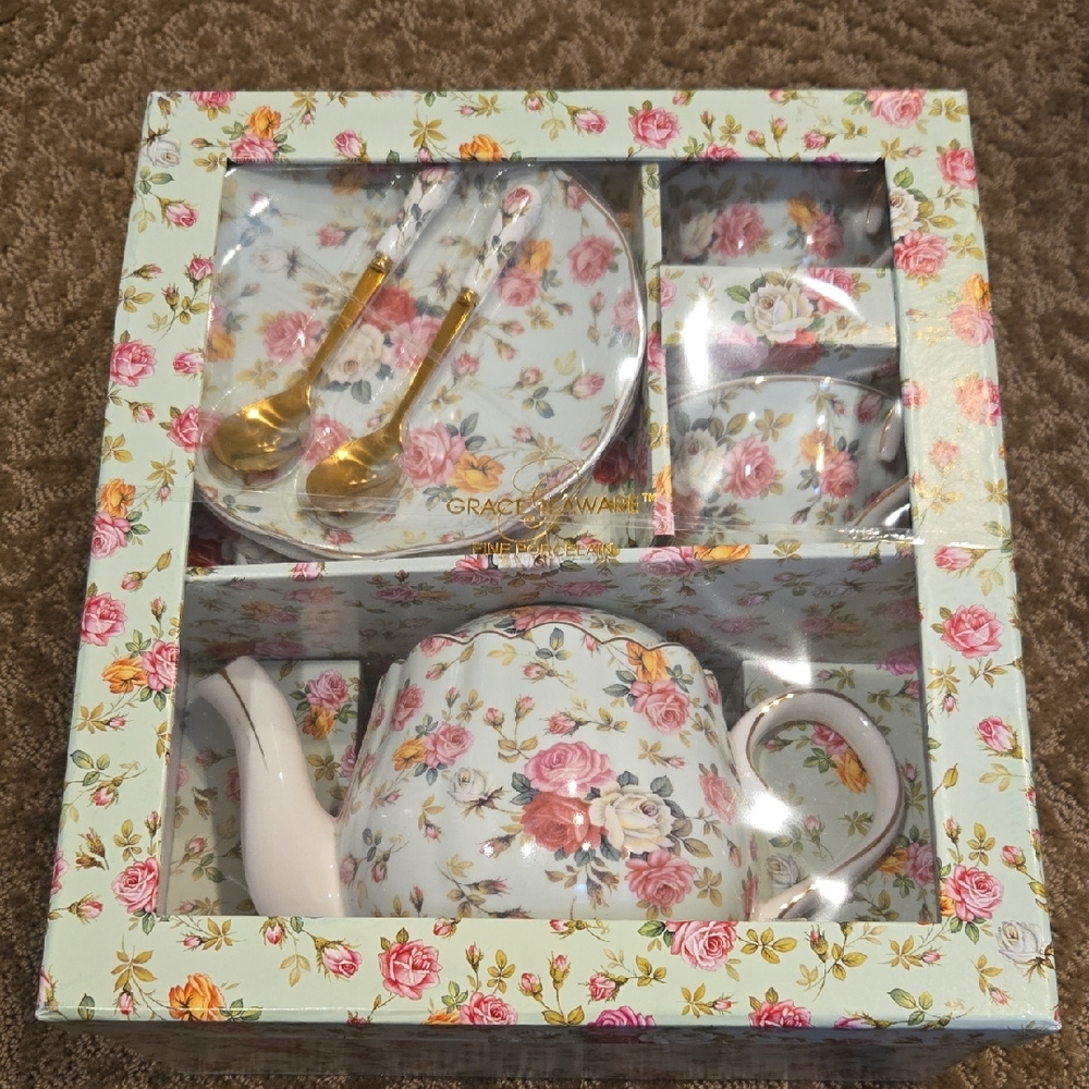 Grace Teaware Set For 2- Light Green and Pink Floal